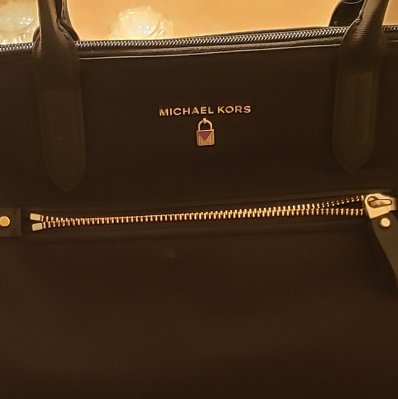 MICHEAL KORS CANVAS TOTE - Picture 2 of 6